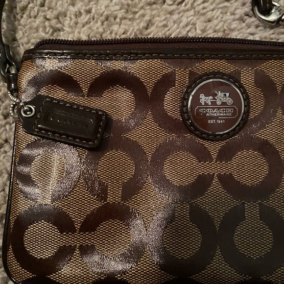 Coach brown wristlet - Picture 5 of 5